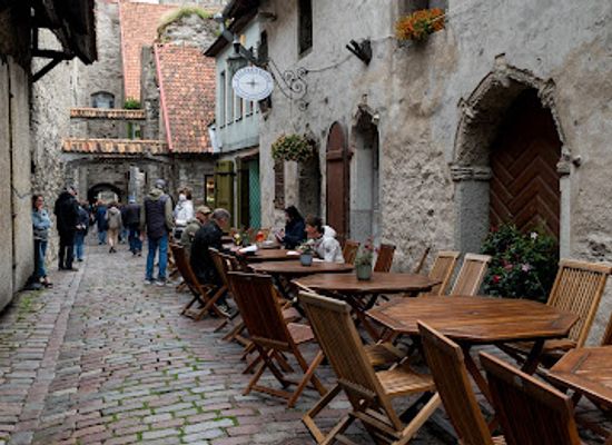 estonia/tallinn-old-town/restaurant/veinirestoran-dominic