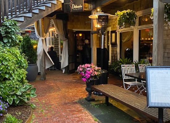 massachusetts/martha-s-vineyard/restaurant/detente