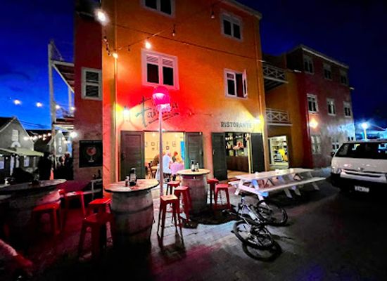 curacao/domi-abou/restaurant/mi-familia