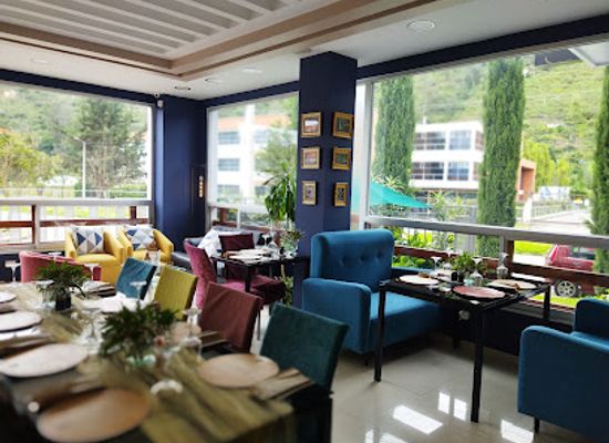 ecuador/imbabura-region/restaurant/vinilo-lounge