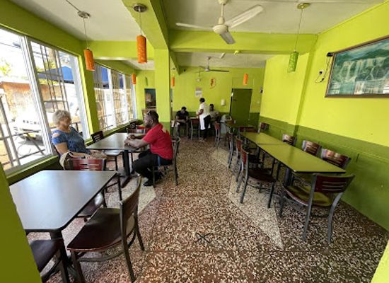 grenada/guava/restaurant/kelly-s-hot-spot