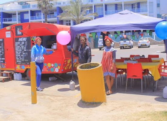 namibia/swakopmund/restaurant/lekker-happie-food-caravan