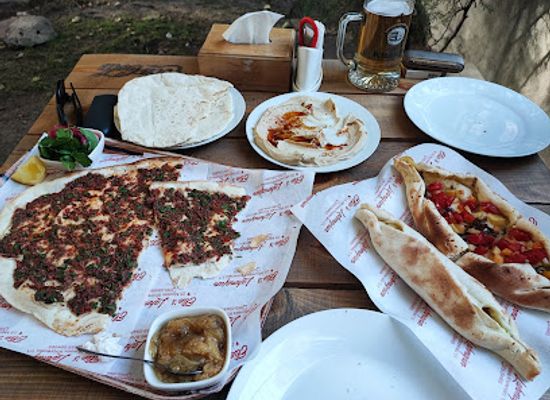 armenia/lori-highlands/restaurant/elie-s-lahmajun