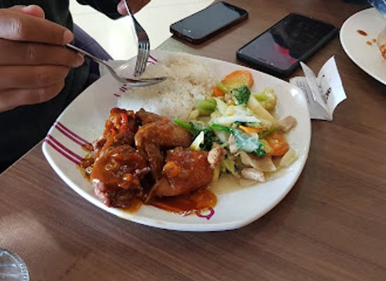 indonesia/west-papua/restaurant/solaria-restaurant