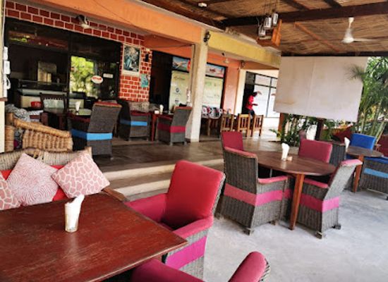 kenya/diani-beach/restaurant/qua-bruce-bar-and-restaurant
