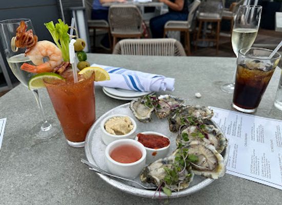 north-carolina/roanoke-region/restaurant/six-and-sky-rooftop-grille