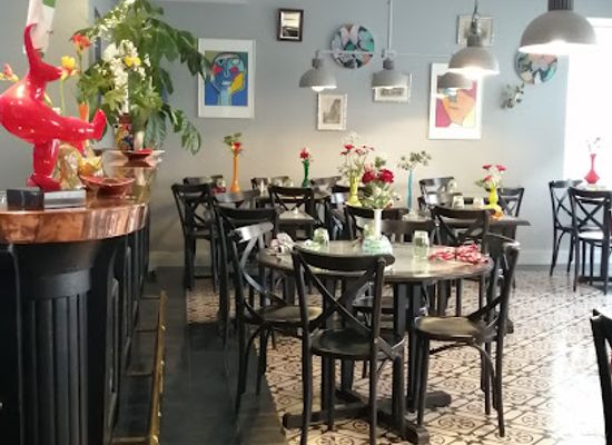 france/centre-val-de-loire/restaurant/restaurant-les-pieds-sous-la-table-d-adeline