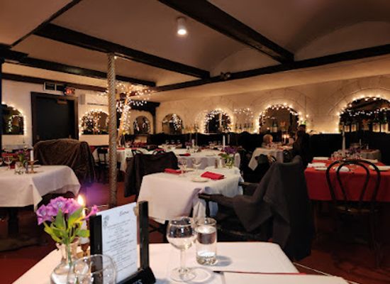 vermont/sugarbush-resort/restaurant/chez-henri-restaurant-bistro