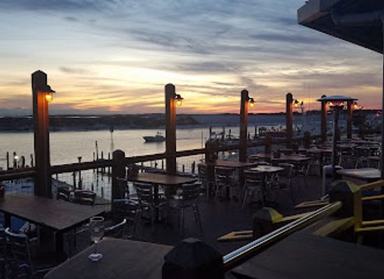 florida/destin-beach/restaurant/aj-s-seafood-oyster-bar