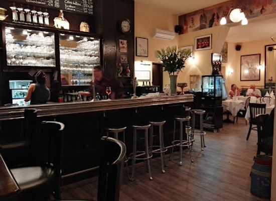 germany/frankfurt/sachsenhausen/restaurant/coq-au-vin