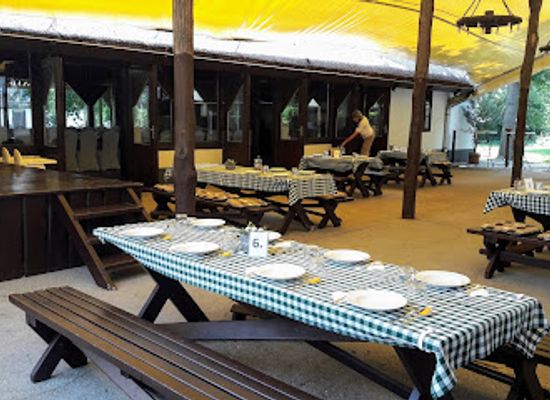 hungary/kiskunsag/restaurant/juca-neni-csardaja