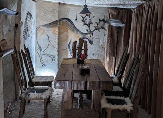 moldova/divnogorie-national-park/restaurant/epoca-de-piatra