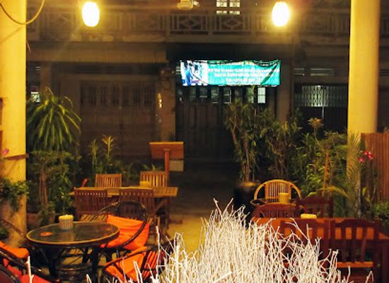 cambodia/battambang-province/restaurant/woodhouse-restaurant-and-bar