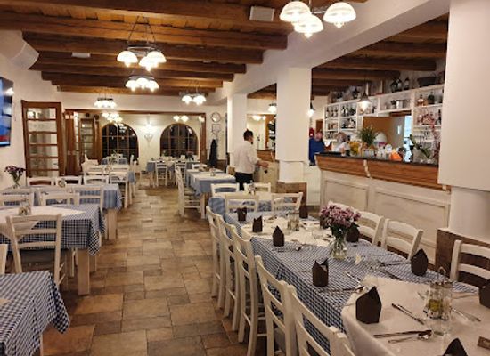 hungary/southern-transdanubia/restaurant/becsali-csarda-balatonlelle