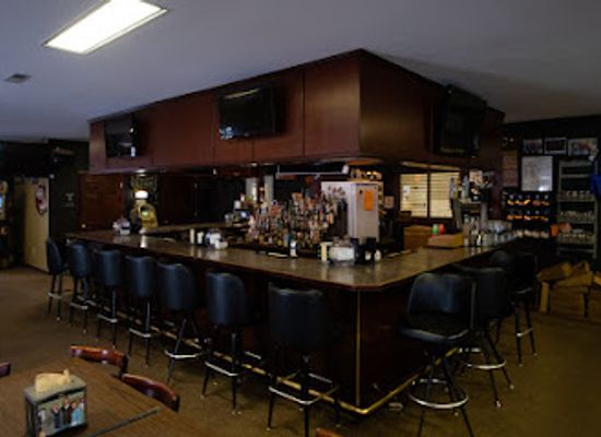 iowa/dutch-heritage-area/restaurant/dave-s-pizza