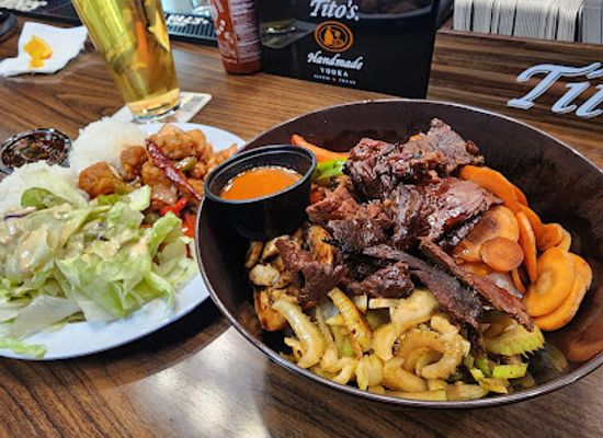 washington/the-okanogan/restaurant/the-red-light-bar-and-restaurant