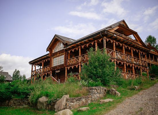 ukraine/carpathian-mountains/restaurant/koruna