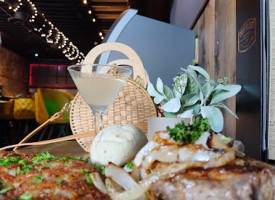 illinois/driftless-area/restaurant/driftless-social