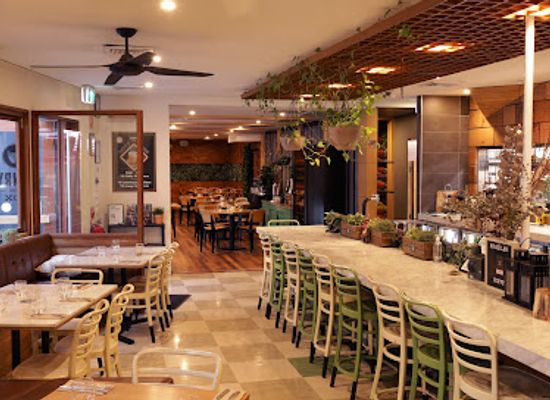 australia/melbourne/restaurant/henry-and-the-fox