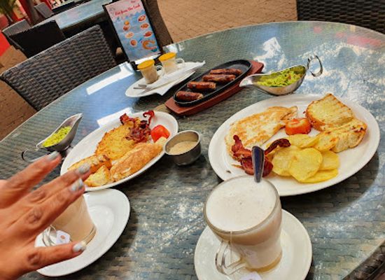 tanzania/arusha/restaurant/stiggy-s-bar-restaurant