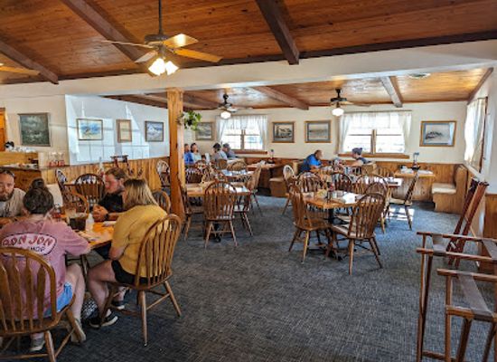 delaware/fenwick-island-state-park/restaurant/warren-s-station