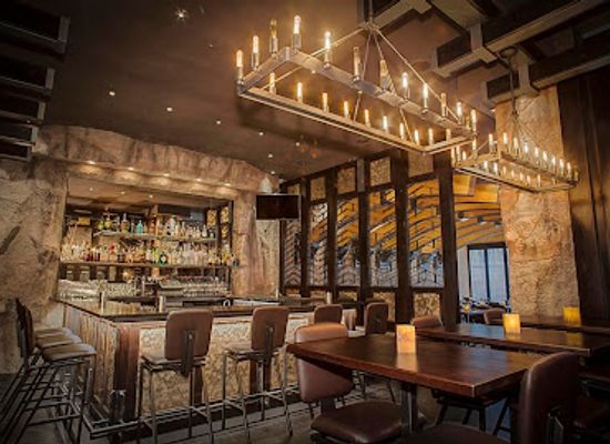 wisconsin/milwaukee/restaurant/carnevor