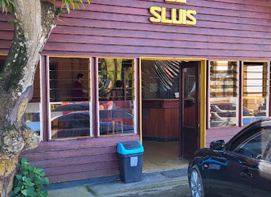 suriname/saramacca-district/restaurant/de-sluis