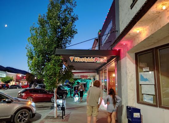 washington/lake-chelan/restaurant/westside-pizza