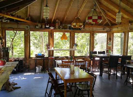 canada/cape-breton-highlands-national-park/restaurant/danena-s-bakery-bistro