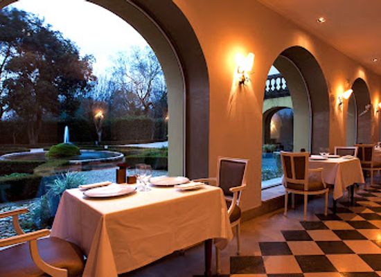 portugal/coimbra/restaurant/arcadas