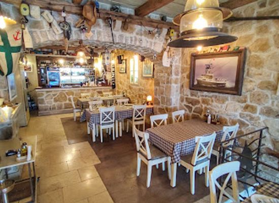 montenegro/lakes-of-plav/restaurant/lupo-di-mare