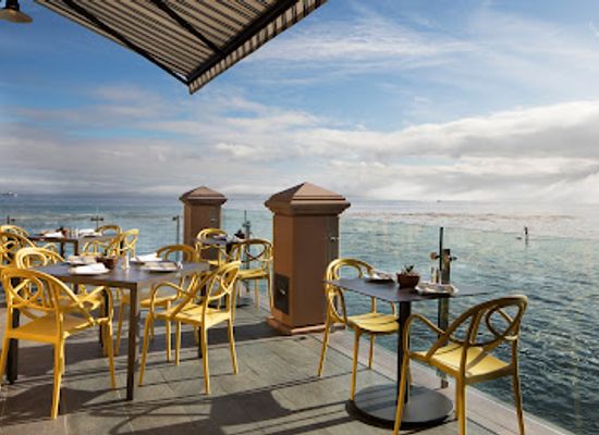 california/monterey/cannery-row/restaurant/schooners-monterey