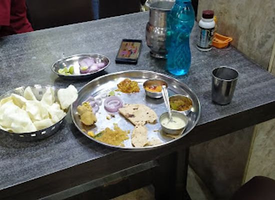 india/kutch/restaurant/patel-dinning-hall-family-restaurant