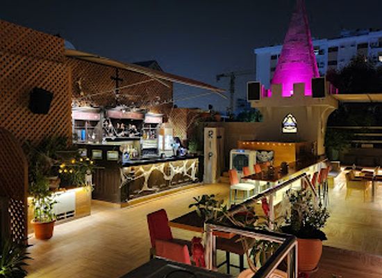 bahrain/manama/restaurant/camelot-restaurant-and-lounge
