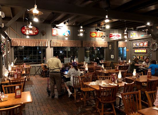 florida/santa-fe-river/restaurant/cracker-barrel-old-country-store