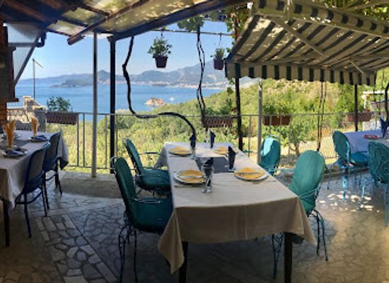 montenegro/bar-riviera/restaurant/pastrovica-dvori