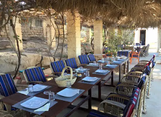 egypt/wadi-el-rayan-national-park/restaurant/kom-el-dikka-restaurant