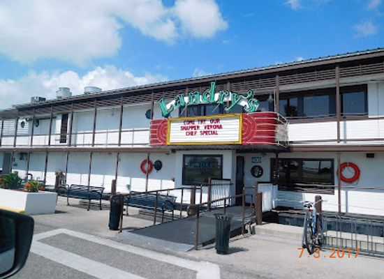 texas/corpus-christi/restaurant/landry-s-seafood-house