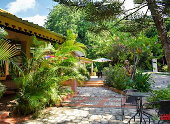 haiti/nord-est/restaurant/lakou-breda