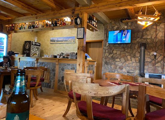 montenegro/zabljak/restaurant/izvor