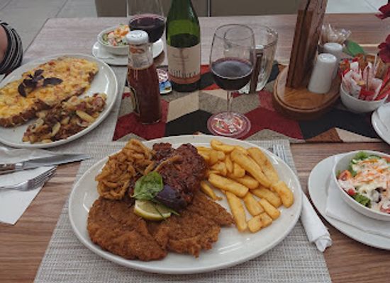 namibia/windhoek/restaurant/schnitzel-king