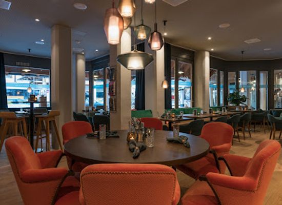 switzerland/lenzerheide/restaurant/cafe-bar-schweizerhof