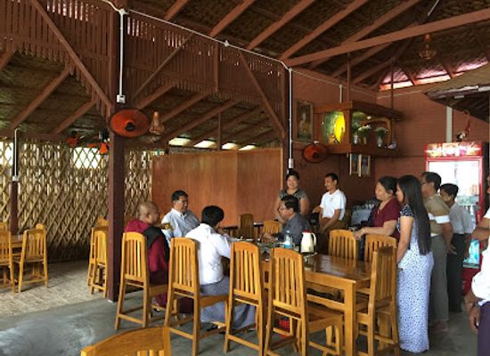 myanmar-burma/bagan/new-bagan/restaurant/shwe-tile-kyaw-myanmar-traditional-food
