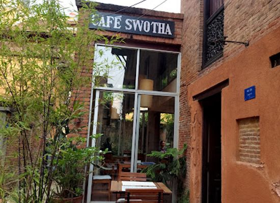 nepal/patan/mahabouddha-temple/restaurant/cafe-swotha