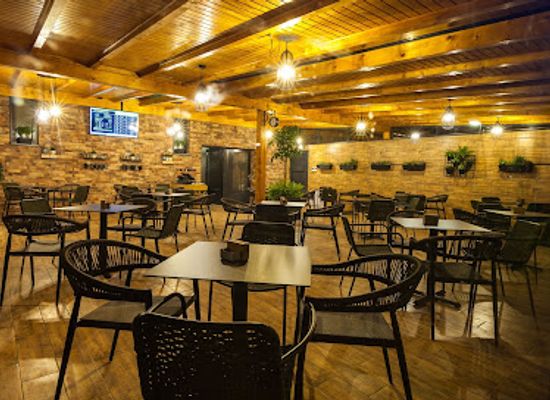 slovakia/zemplin/restaurant/friends-cafe-bar-kaviaren-michalovce