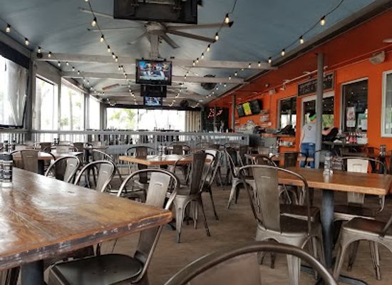 florida/cape-coral/restaurant/cork-soakers-deck-wine-bar