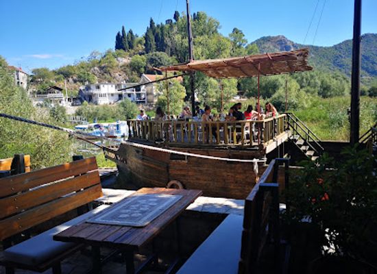 montenegro/lake-skadar/restaurant/boat-restaurant-silistria