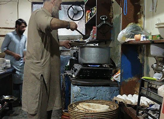 pakistan/chitral/restaurant/trich-view-hotel