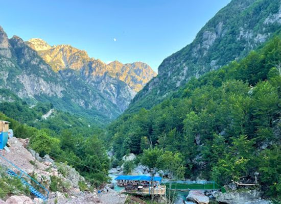 albania/theth-national-park/restaurant/blue-river-bar-grill