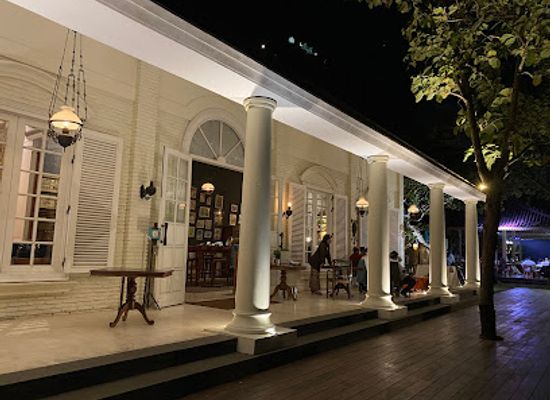 indonesia/central-java/restaurant/patio-colonial